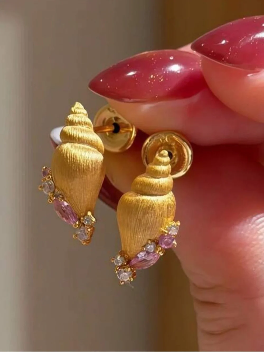 Gold Shell Earrings Pink R636